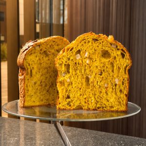 Panettone allo zafferano e gremolada